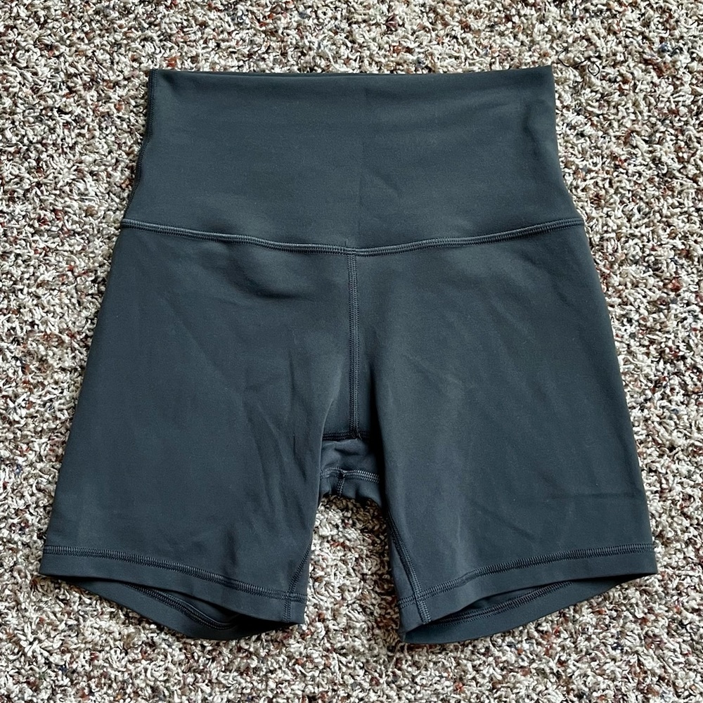 Lululemon Align HR Short 6” Size 4 Graphite grey